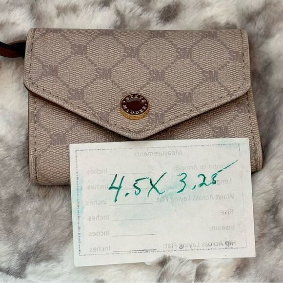 Steve Madden Beige Logo Wallet | Cream & Brown Monogram | OS - Picture 7 of 7